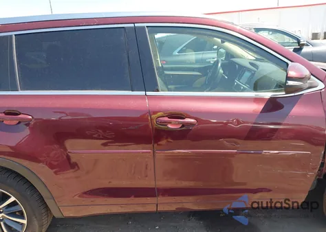 2018 Toyota Highlander Xle from USA, damaged, VIN 5TDJZRFH0JS859177